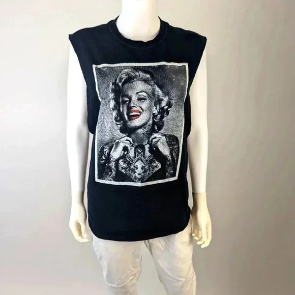 Marilyn Monroe Gangster Tee Shirt S - Picture 1 of 4